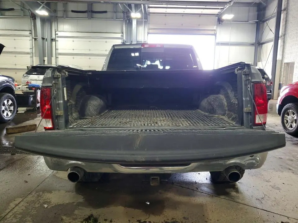2013 RAM 1500 SLT  