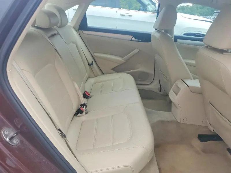 2012 VOLKSWAGEN PASSAT SE  