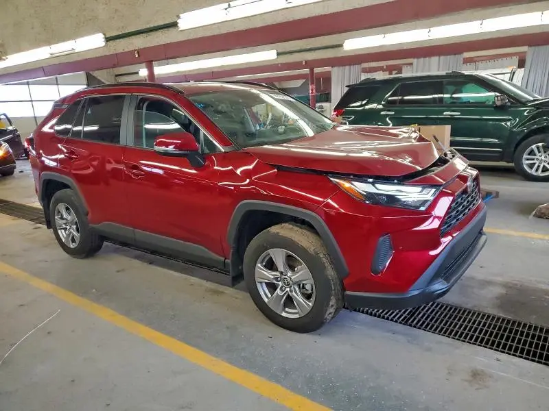 2025 TOYOTA RAV4 XLE  