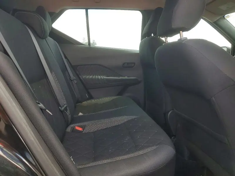 2020 NISSAN KICKS S  