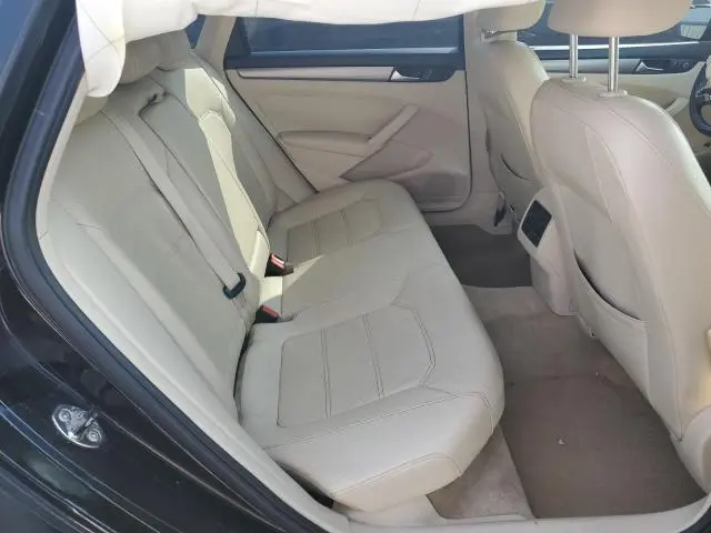 2014 VOLKSWAGEN PASSAT SE  