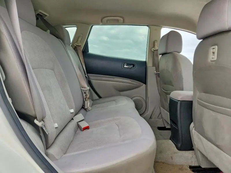 2013 NISSAN ROGUE S  