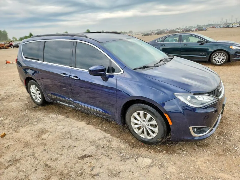 2017 CHRYSLER PACIFICA TOURING L  