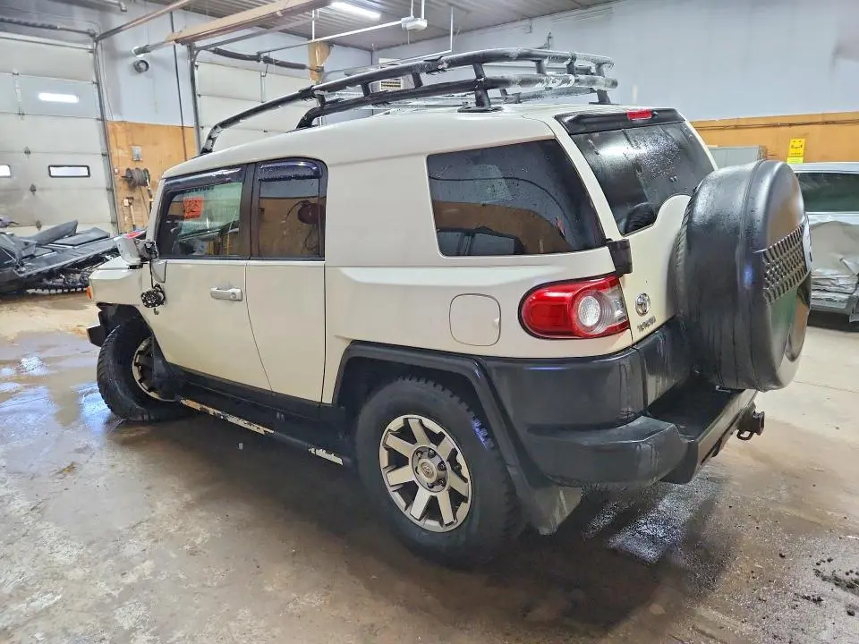 2014 TOYOTA FJ CRUISER BASE  