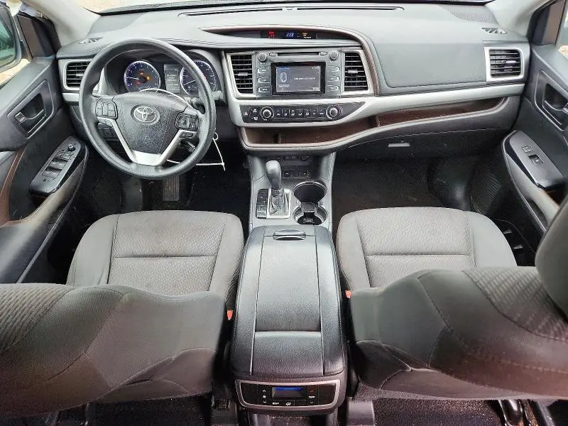 2018 TOYOTA HIGHLANDER LE  
