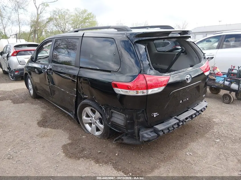 2014 TOYOTA SIENNA LE V6 8 PASSENGER