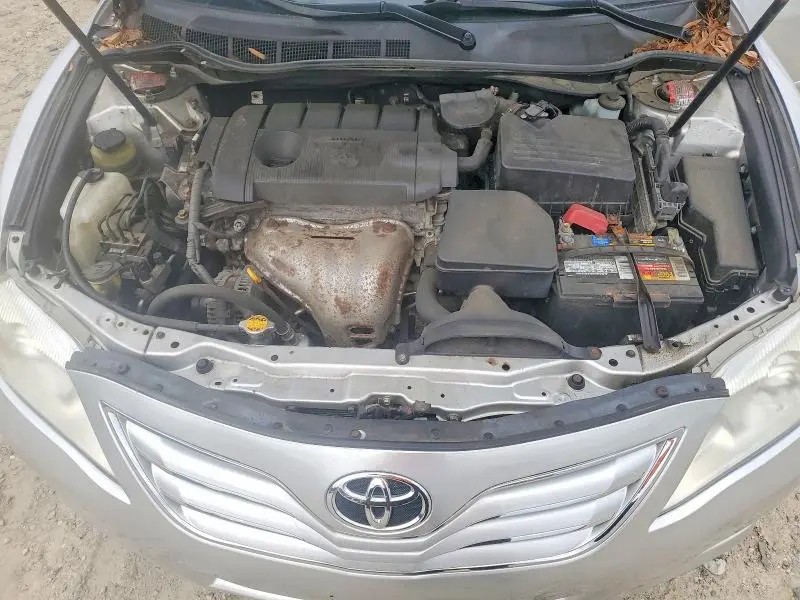 2010 TOYOTA CAMRY XLE  