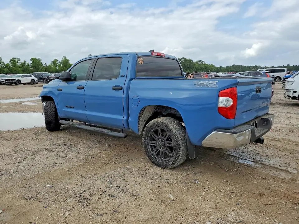 2020 TOYOTA TUNDRA CREWMAX SR5  