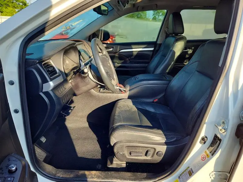 2016 TOYOTA HIGHLANDER XLE  