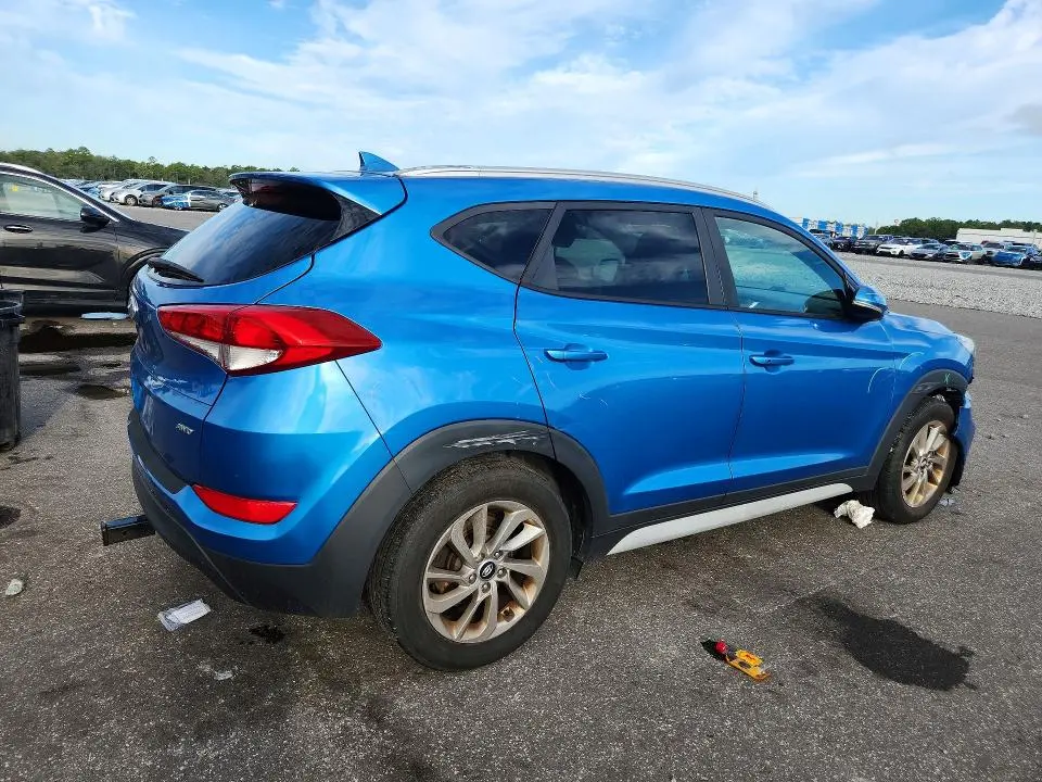 2017 HYUNDAI TUCSON SE PLUS  