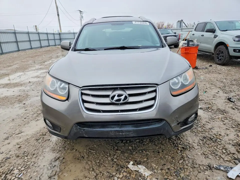 2011 HYUNDAI SANTA FE SE  
