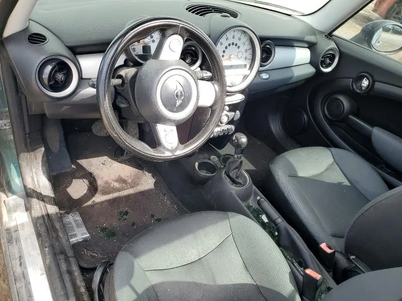 2010 MINI COOPER   