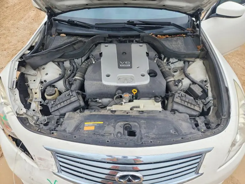 2015 INFINITI Q40 BASE  