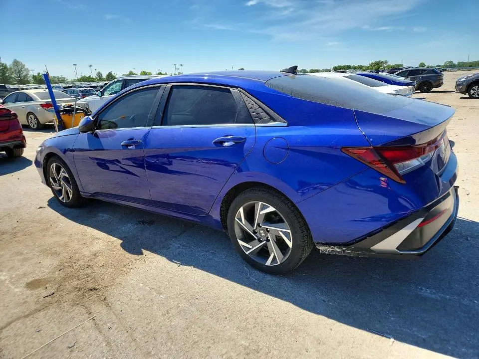 2024 HYUNDAI ELANTRA SEL  