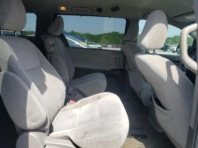 2015 TOYOTA SIENNA LE  