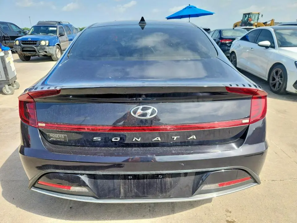 2023 HYUNDAI SONATA SE  
