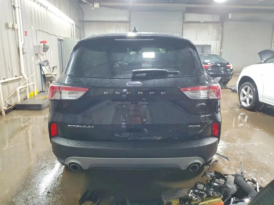 2022 FORD ESCAPE TITANIUM  