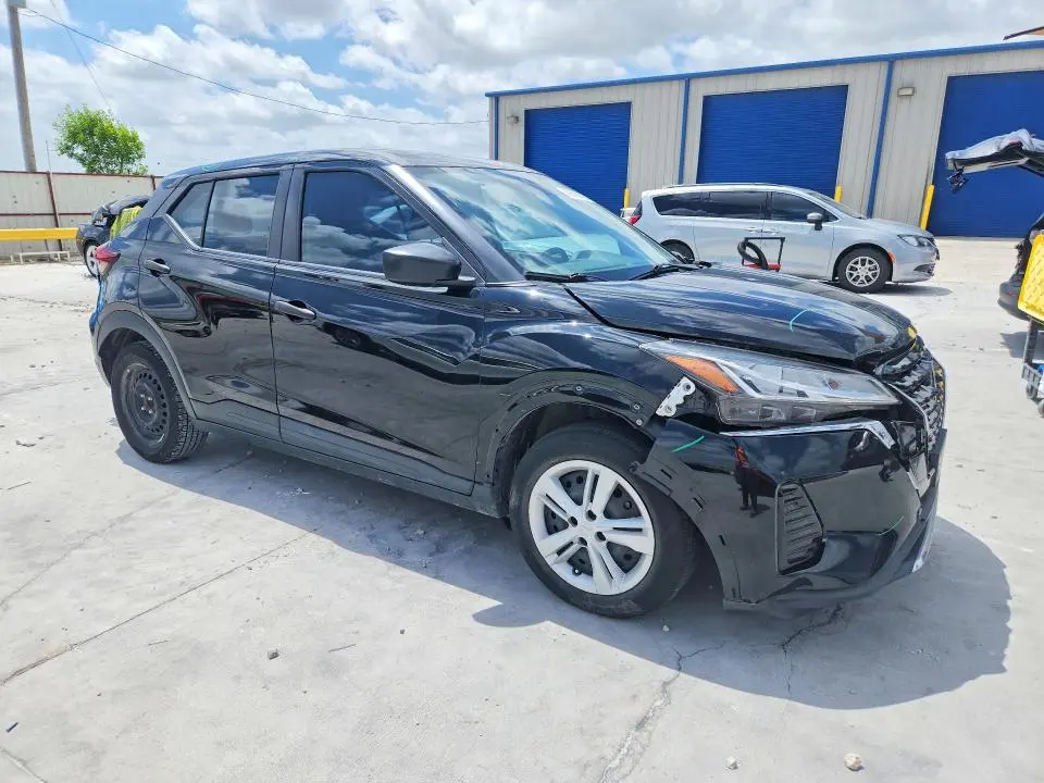 2021 NISSAN KICKS S  