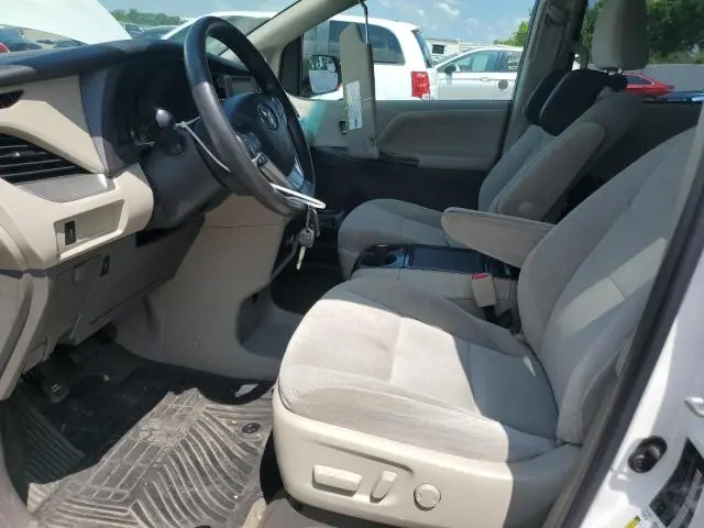 2016 TOYOTA SIENNA LE  
