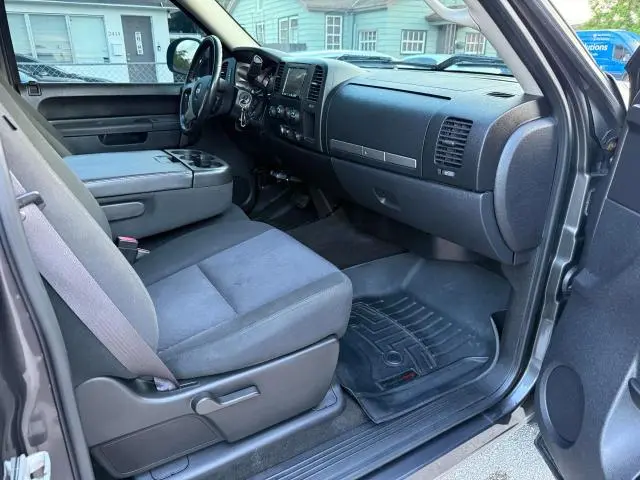 2011 CHEVROLET SILVERADO K1500 LT  