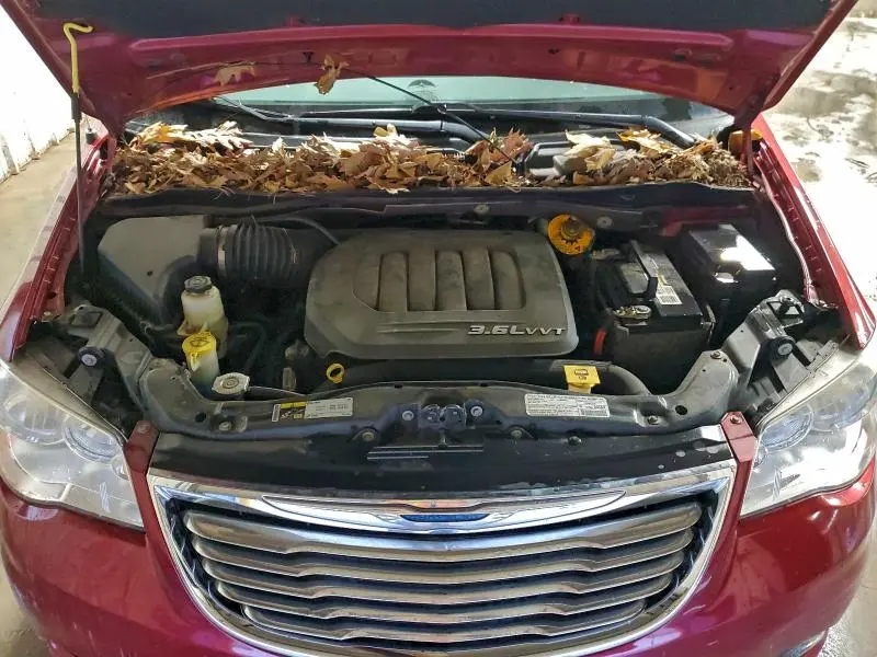 2013 CHRYSLER TOWN & COUNTRY TOURING  