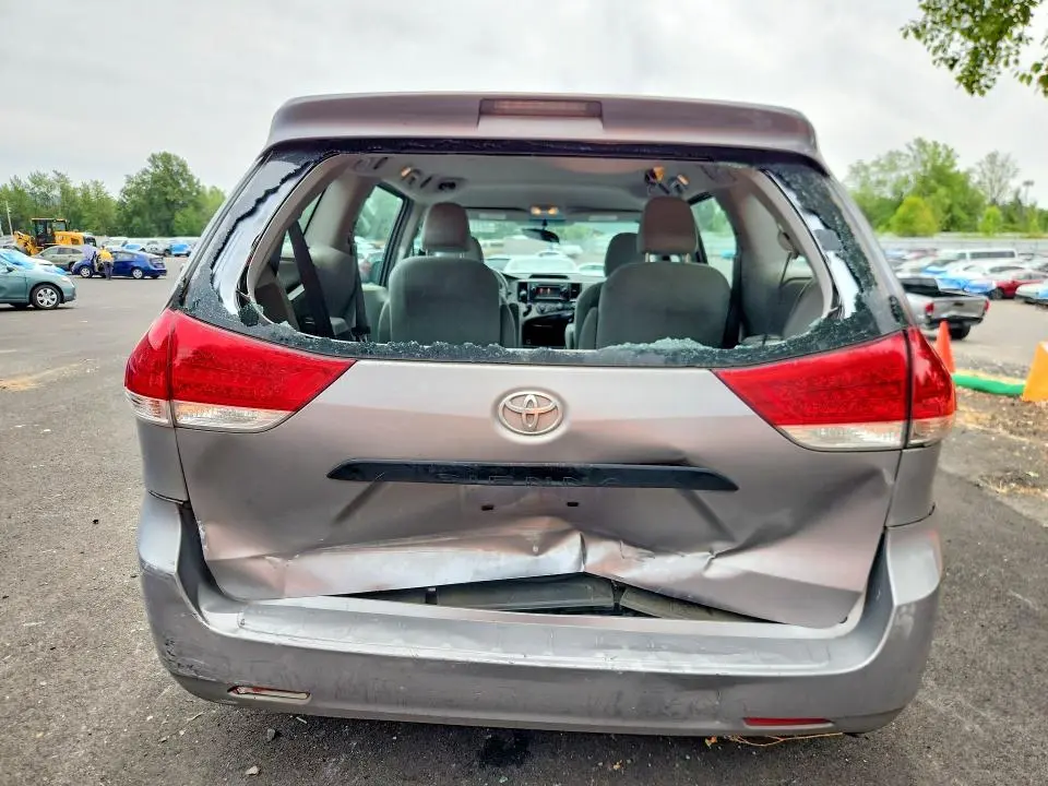 2013 TOYOTA SIENNA L 7-PASSENGER  
