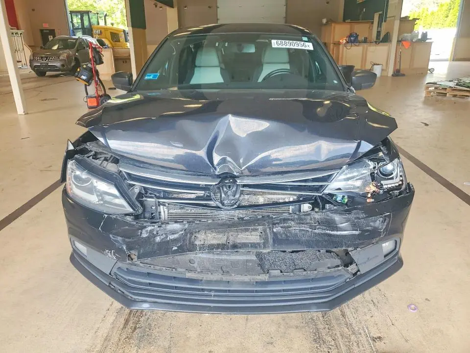 2016 VOLKSWAGEN JETTA SPORT  