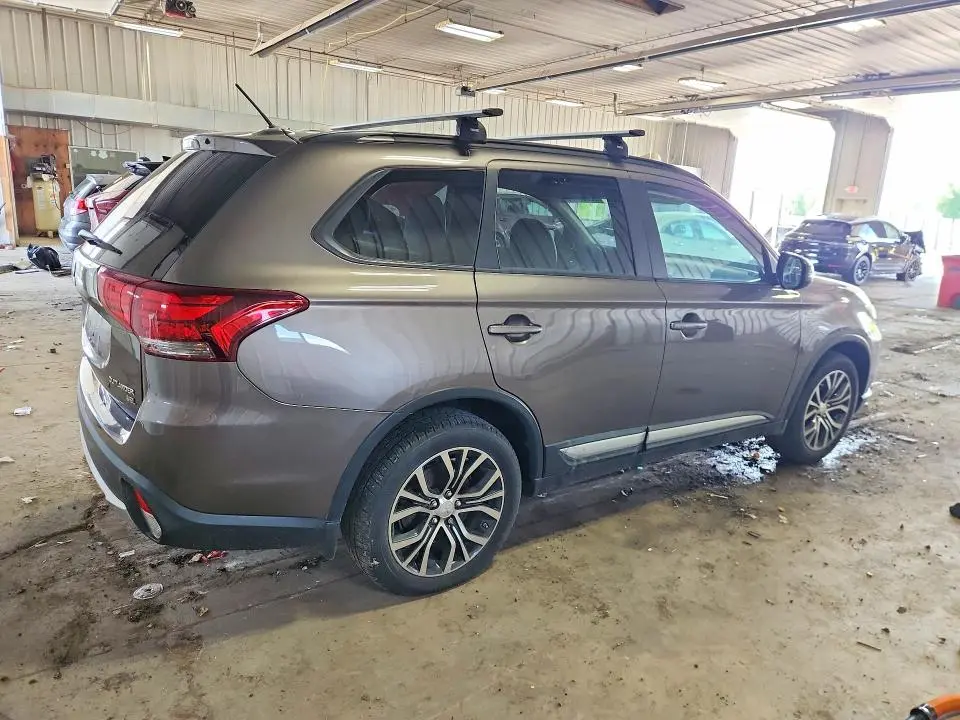 2016 MITSUBISHI OUTLANDER SE  