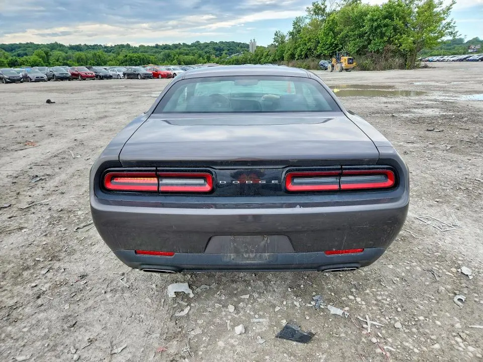 2016 DODGE CHALLENGER SXT  
