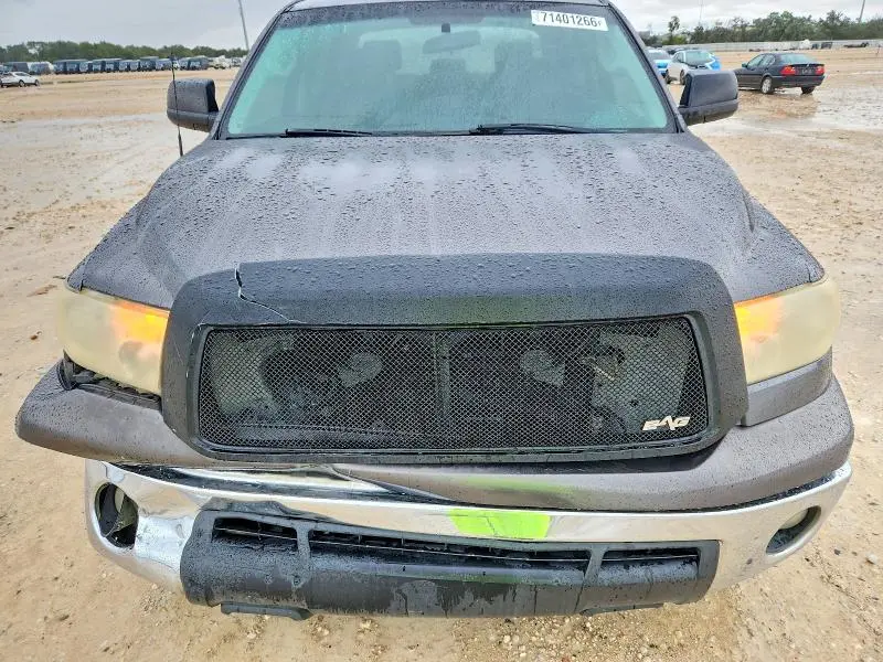 2011 TOYOTA TUNDRA CREWMAX SR5  