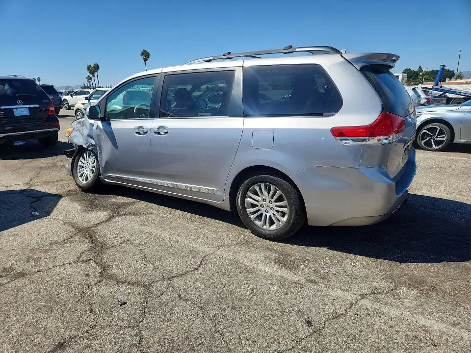 2012 TOYOTA SIENNA XLE 8-PASSENGER  