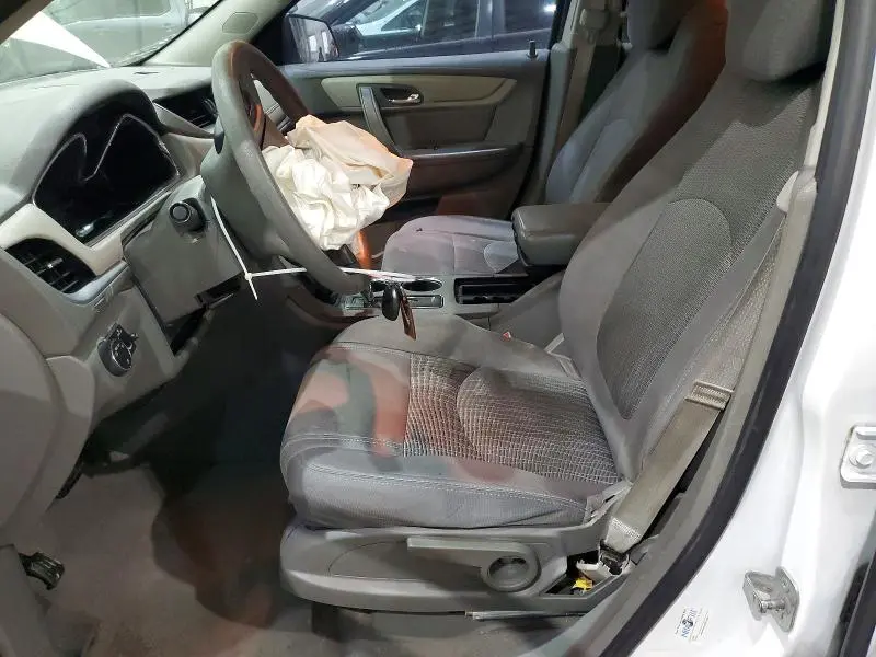 2016 CHEVROLET TRAVERSE LS  