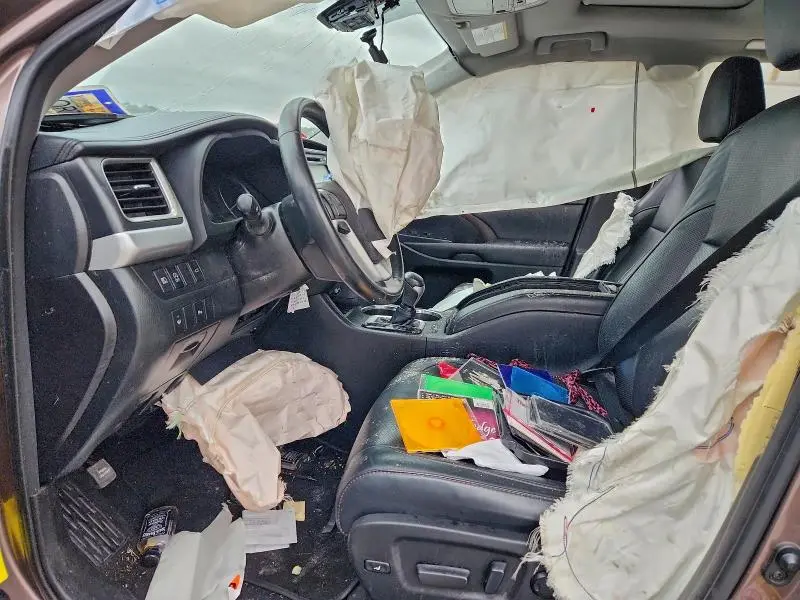 2017 TOYOTA HIGHLANDER LIMITED  