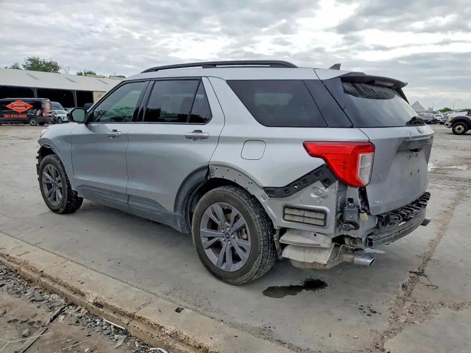 2022 FORD EXPLORER XLT  