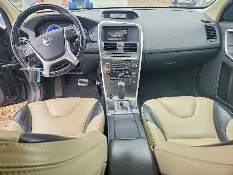 2011 VOLVO XC60 T6  