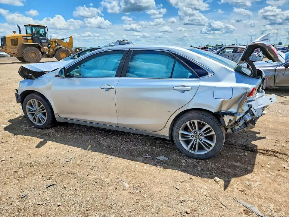 2016 TOYOTA CAMRY SE   