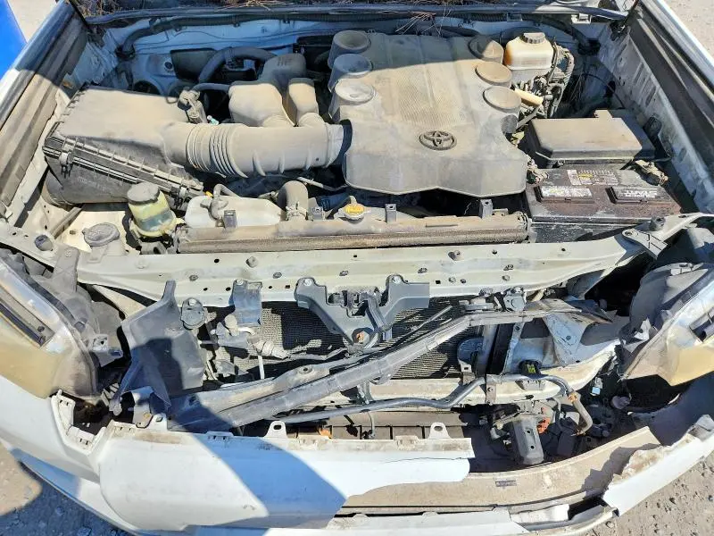 2010 TOYOTA 4RUNNER SR5  