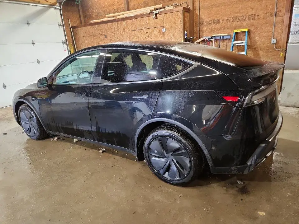 2026 TESLA MODEL Y   