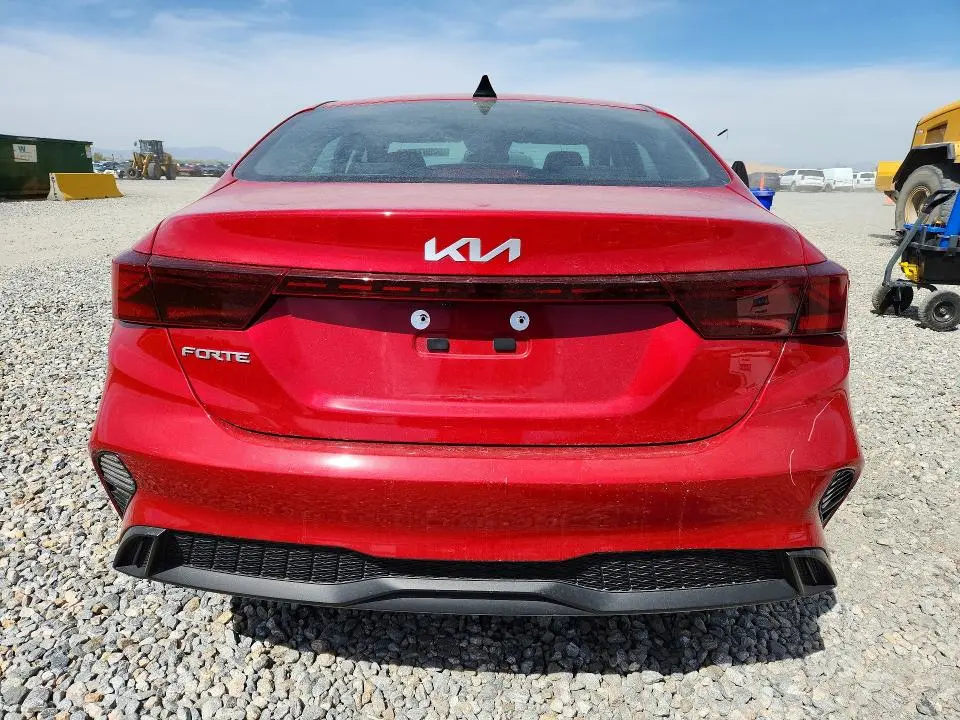 2024 KIA FORTE LXS  