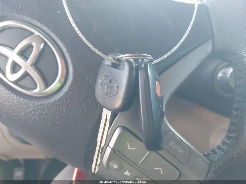 2010 TOYOTA HIGHLANDER SE V6