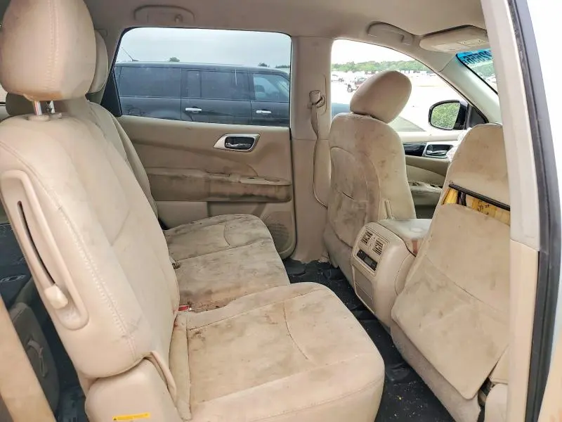 2016 NISSAN PATHFINDER SV  