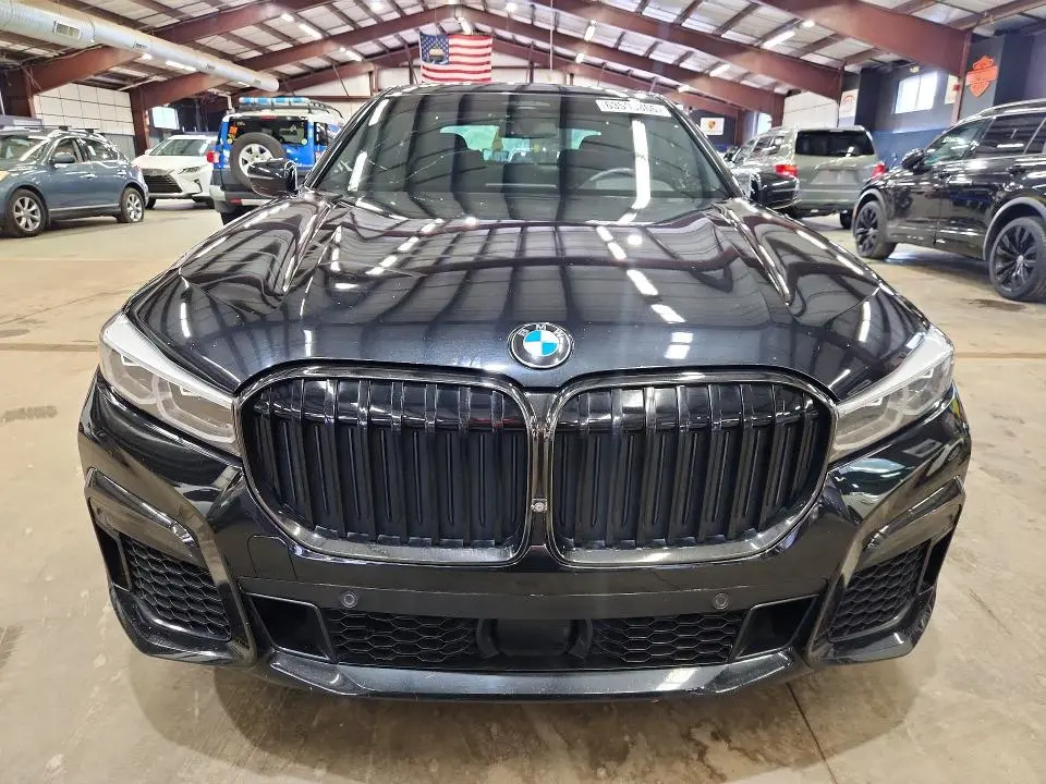 2021 BMW 750 XI  