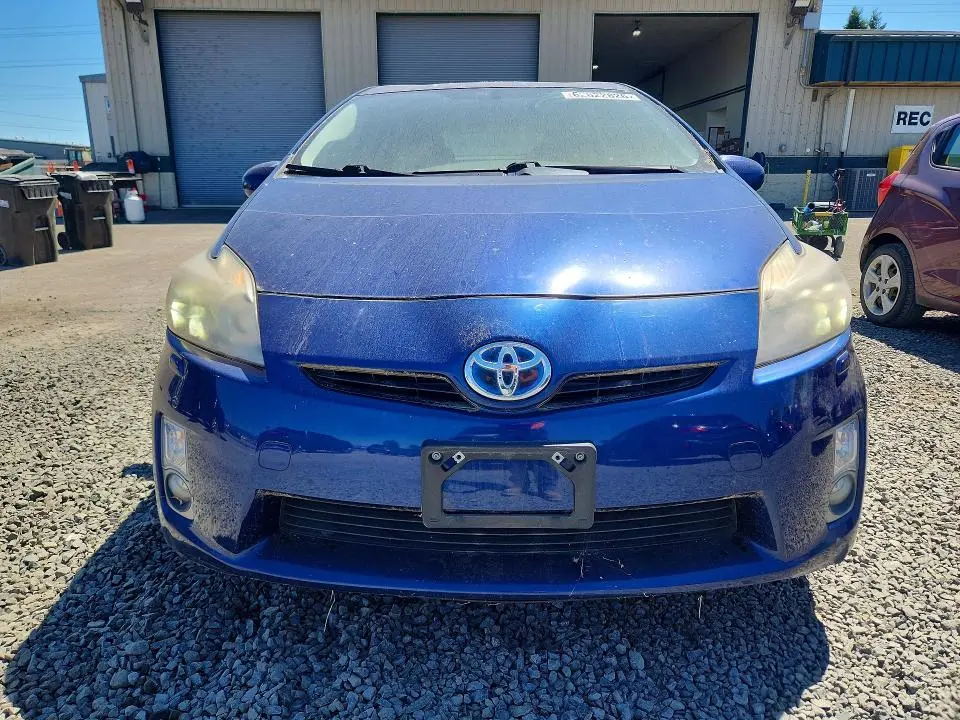 2010 TOYOTA PRIUS V  