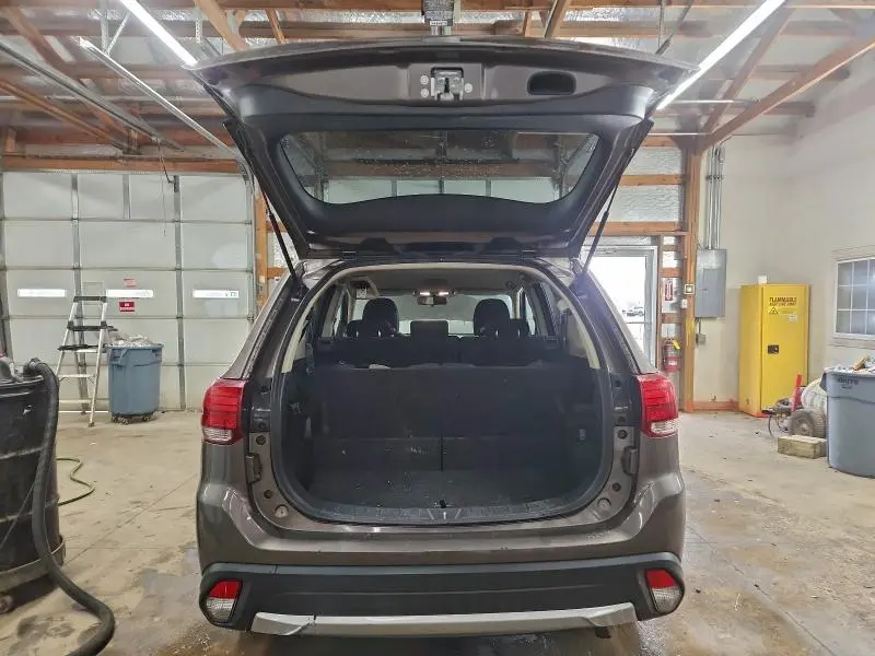 2018 MITSUBISHI OUTLANDER ES  