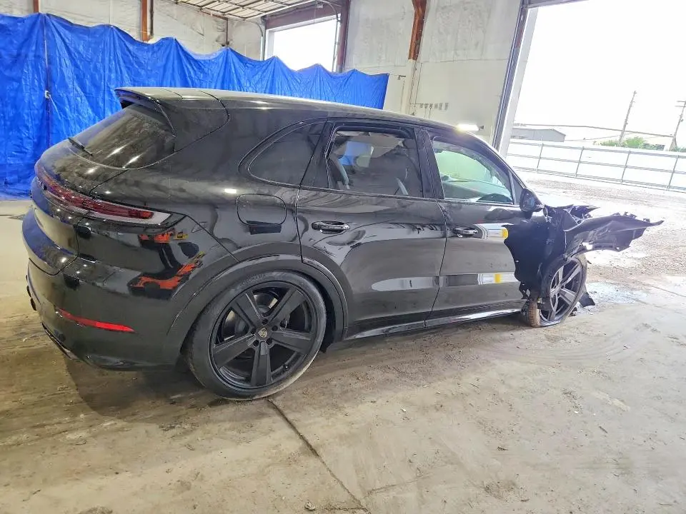 2026 PORSCHE CAYENNE TURBO E-HYBRID  