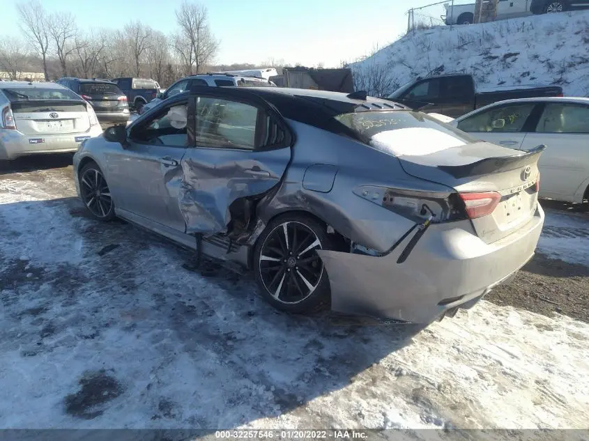 2019 TOYOTA CAMRY XSE