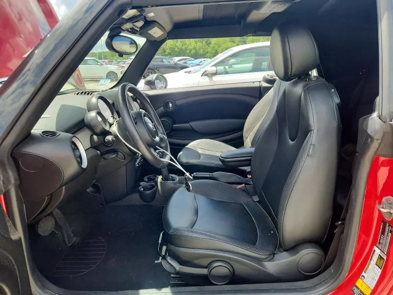 2015 MINI COOPER   