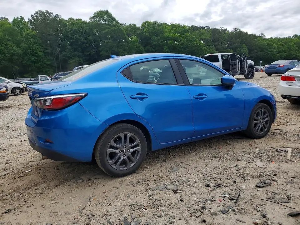 2019 TOYOTA YARIS LE  