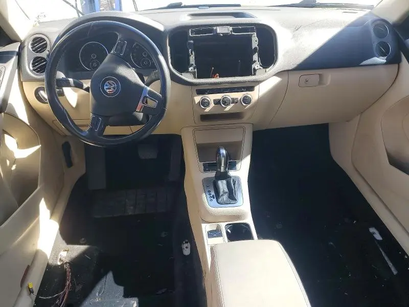 2013 VOLKSWAGEN TIGUAN S  