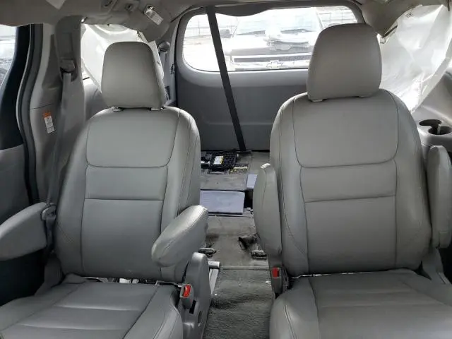 2017 TOYOTA SIENNA   